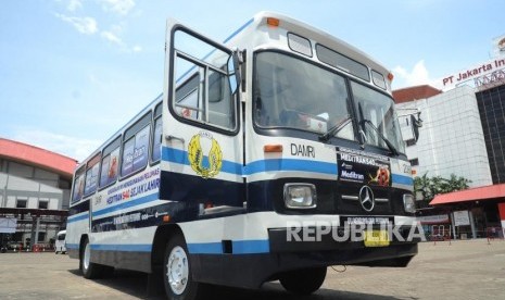 Bus  Damri (ilustrasi). Perum Damri resmi melayani trayek angkutan perintis di Lampung.