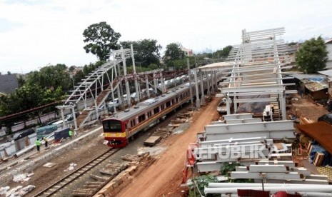 Pembangunan proyek peron Stasiun Buaran (ilustrasi)