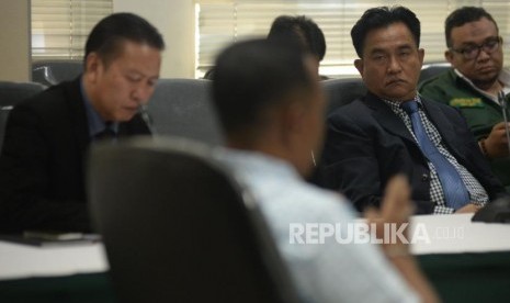 Ketua Umum Partai Bulan Bintang (PBB) Yusril Ihza Mahendra mengikuti lanjutan sidang Adjudikasi penyelesaian sengketa proses pemilu di Kantor Bawaslu, Jakarta, Rabu (28/2).