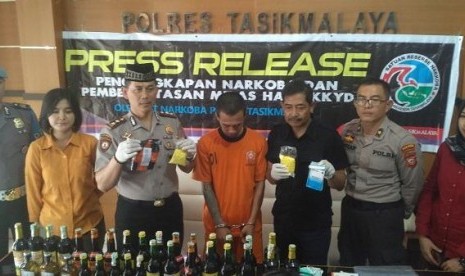 Polisi Gagalkan Ekspedisi Ribuan Pil Hexymer di Tasikmalaya