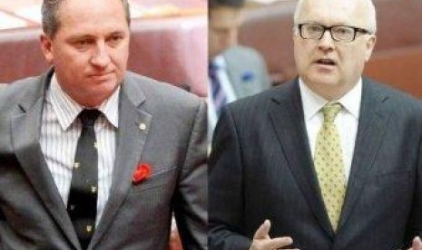 Jaksa Agung Australia George Brandis dan Menteri Pertanian Barnaby Joyce