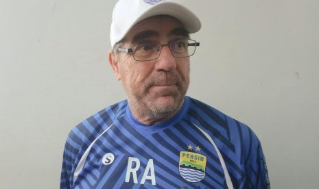  Pelatih Persib Bandung, Robert Alberts