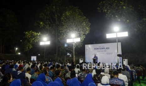 Presiden ke-6 RI yang juga Ketua Umum Partai Demokrat, Susilo Bambang Yudhoyono saat menyampaikan pidato pada Malam Kontemplasi di Puri Cikeas, Bogor, Jawa Barat, Senin (9/9).