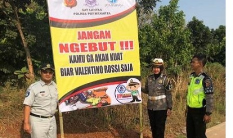 Polres Purwakarta Sebar Imbauan 'Jangan Ngebut'