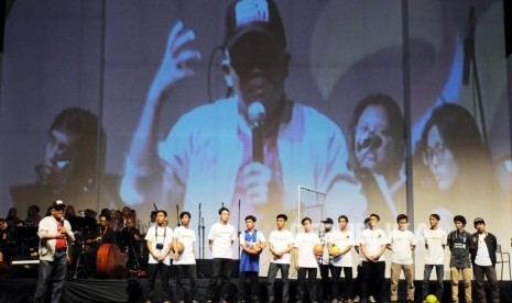 Presiden PKS Sohibul Iman (kiri) menyampaikan sambutan pada perayaan ulang tahun PKS di Sentul International Convention Center (SICC), Bogor, Jawa Barat, Ahad (13/5).