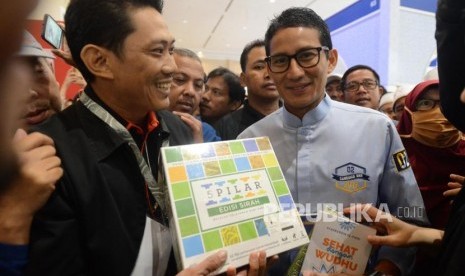 Sandiaga Uno Kunjungi IBF 2019. Calon Wakil Presiden Nomor Urut 02 Sandiaga Uno saat mengunjungi Islamic Book Fair 2019 di Jakarta Convention Center, Jakarta, Ahad (3/3).