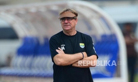 Pelatih tim Persib Bandung Robert Rene Alberts.