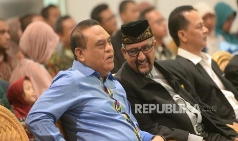 Pembukaan Islamic Book Fair 2019. Menpan RB Syafruddin (kiri) berbincang dengan Ketua Pantitia IBF 2019 Anies Baswedan saat membuka Islamic Book Fair ke-18 di Balai Sidang Jakarta, Rabu (27/2/2019).