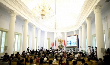 Pembukaan KTT Wasatiyah. Pembukaan Konsultasi Tingkat Tinggi (KTT) tentang Wasathiyah Islam di Istana Bogor, Jawa Barat, Selasa (1/5).