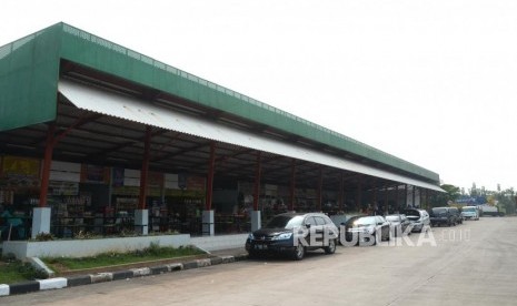 Siap Tampung Pemudik. Kondisi rest area 102 di Tol Cikampek - Palimanan, Jawa Barat, Jumat (1/6).