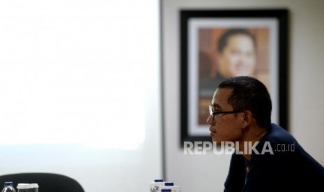 Ketua Putra Daerah Membangun Reza Zaki memberikan paparan terkait gerakan putra daerah membangun saat kunjungan ke Republika di Jakarta, Selasa (9/1).