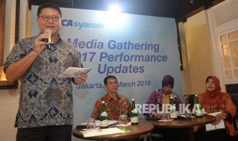 Presiden Direktur BCA Syariah Jhon Kosasih memberikan paparan saat acara media gathering di Jakarta, Rabu (21/3).