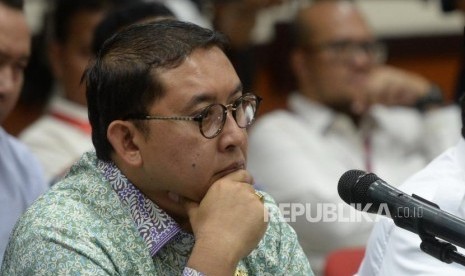 Pertanyakan penahanan Ahmad Dhani. Wakil Ketua DPR Fadli Zon saat bertemu dengan jajaran Pengadilan Tinggi DKI Jakarta di PT DKI Jakarta, Senin (4/2).