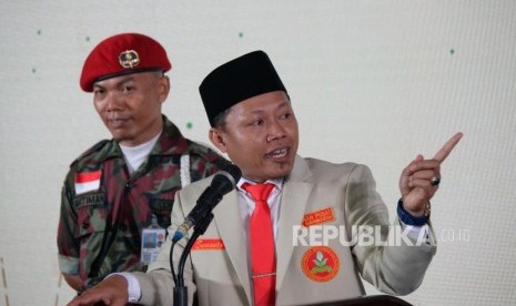 Ketua Umum PP Pemuda Muhammadiya periode 2018-2022 Sunanto memberikan sambutan pada acara pelantikan pengurus PP Pemuda Muhammadiyah periode 2018-2022 di Gedung Dakwah Muhammadiyah, Jakatra, Jumat (28/12) malam.