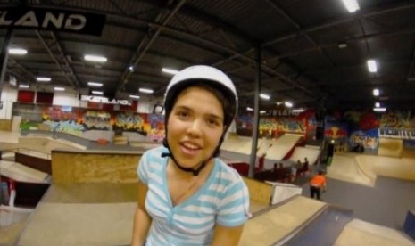 Wanita Pertama Lakukan BMX Frontflip