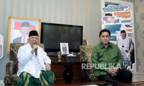 Vice presidential candidate number 01 KH Ma'ruf Amin receives chief of his national campaign team (TKN), Erick Thohir, at his residence at Situbondo street, Jakarta, Monday (Dec 10).