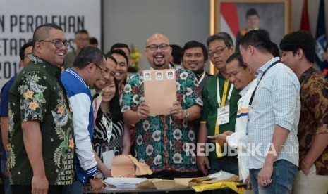 Rapat Pleno Rekapitulasi Suara Pemilu serentak 2019 Luar Negeri di gedung KPU, Jakarta, Ahad (5/5).