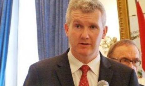 Menteri Imigrasi Australia, Tony Burke