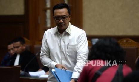 Imam Nahrawi menjadi Saksi. Menpora Imam Nahrawi memasuki ruang sidang untuk menjadi saksi dalam kasus dugaan suap dana hibah KONI di Pengadilan Tipikor, Jakarta, Senin (29/4/2019).