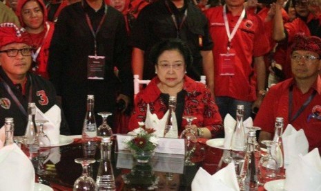 Megawati Minta Kader PDIP Hormati Kedatangan Prabowo