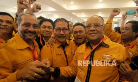 Munaslub Hanura. Ketua Umum Partai  Hanura Terpilih Marsekal Madya TNI (Purn) Daryatmo usai terpilih sebagai ketua umum pada Musyawarah Nasional Luar Biasa (Munaslub) Partai Hanura di Kantor DPP Partai Hanura, Cipayung Jakarta Timur, Kamis (18/1).