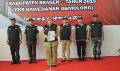  Bupati Sragen, Kusdinar Untung Yuni Sukowati bersama Forkompida saat mengukuhkan Satgas Anti Money Politic Pilkades semua desa se-Eks Kawedanan Gemolong di Gedung IPHI Gemolong, Senin (9/9/2019). Foto/Wardoyo