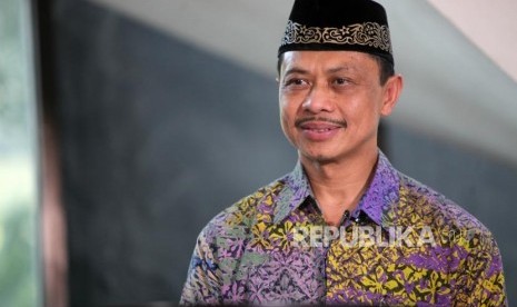 Ustadz Imam Shamsi Ali memberikan paparannya saat kunjungan di Kantor Republika, Jalan Warung Buncit, Jakarta, Jumat (23/3).