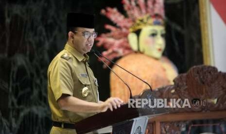 Gubernur DKI Jakarta Anies Baswedan memberikan sambutan saat acara pembukaan Musyawarah Daerah Majelis Ulama Indonesia (Musda MUI) Provinsi DKI Jakarta Tahun 2018 di Balaikota, Jakarta, Selasa (9/10).