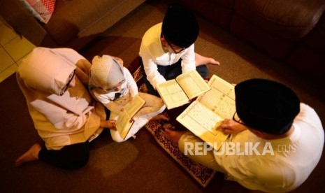 Menelantarkan anak dan istri termasuk perbuatan yang dilarang Islam. Ilustrasi keluarga anak istri  