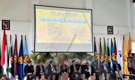  Paparan Bakal Calon Rektor Unpad 2019-2024 yang digelar Ikatan Alumni Unpad di kampus Unpad Dipatiukur, Selasa (17/9).