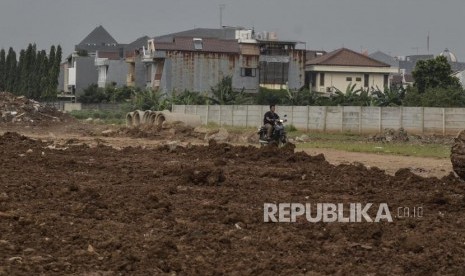 Sengketa Lahan Stadion BMW. Suasana lahan proyek pembangunan Stadion BMW (Bersih Manusia Wibawa) di Sunter, Jakarta Utara, Kamis (16/5).