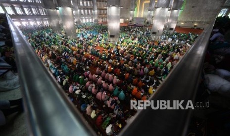 Mengaji Masjid Istiqlal di Jakarta