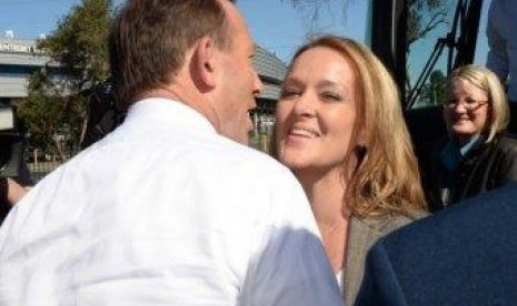 Tony Abbott dan Fiona Scott