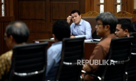 Terdakwa Andi Agustinus alias Andi Narogong mengikuti sidang lanjutan kasus korupsi KTP Elektronik di Pengadilan Tipikor, Jakarta, Senin (13/11).