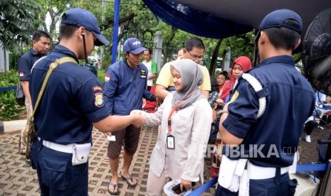 Penukaran Pecahan Rupiah. 