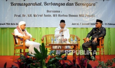 Ketua MUI Kota Depok KH A Dimyathi bersama Ketua MUI Pusat KH. Maruf Amin dan Wali Kota Depok Muhammad Idris (dari kiri) (Ilustrasi).