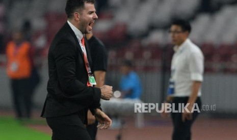 Ekspresi pelatih timnas Indonesia Simon Mcmenemy.