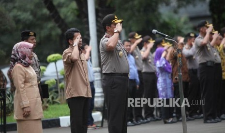 Kapolda Lampung Irjen Pol Purwadi Arianto memimpin upacara.