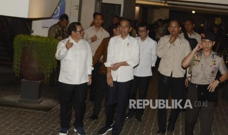 Presiden terpilih Joko Widodo usai menghadiri acara pembubaran Tim Kampanye Nasional (TKN) Joko Widodo-Ma'ruf Amin di Jakarta, Jumat (26/7).