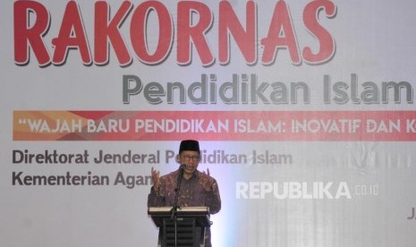 Menteri Agama Lukman Hakim Saifuddin memberikan sambutan pada pembukaan Rapat Koordinasi Nasional Pendidikan Islam Kementerian Agama di Hotel Mercure, Ancol, Jakarta, Rabu (14/3).