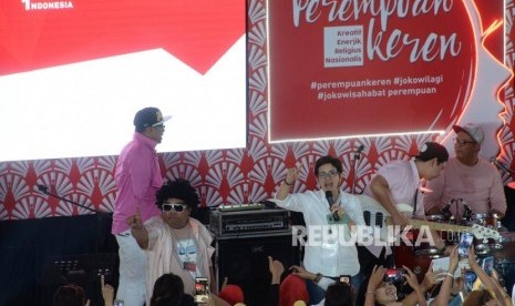 Indonesia Maju bersama Perempuan Keren. Politisi Golkar Nurul Arifin ikut memberikan pendapat saat Deklarasi Indonesia Maju ebrsama Perempuan Keren di Jakarta, Senin (22/10).