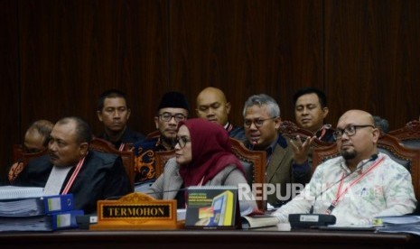 Ketua KPu Arief Budiman memberikan keterangan pada sidang lanjutan Perselisihan Hasil Pemilihan Umum (PHPU) Pemilihan Presiden (Pilpres) 2019 di Gedung Mahkamah Konstitusi, Jakarta, Kamis (20/6).