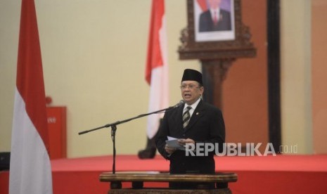 Ketua DPR Bambang Soesatyo memberikan sambutan pada acara pelantikan sekjen DPR di Gedung Nusantara IV, Kompleks Parlemen, Senayan, Jakarta, Selasa (22/5).