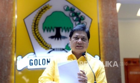 Pengumuman Pengurus Partai Golkar. Ketua Umum Partai Golkar Airlangga Hartarto mengumumkan susunan pengurus pusat partai Golkar di DPP Partai Golkar, Jakarta, Senin (22/1).