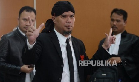 Musician and politician Ahmad Dhani sentenced to 1.5 years in prison for spreading hate speech. The verdict was read by South Jakarta District Court on Monday (Jan 28).