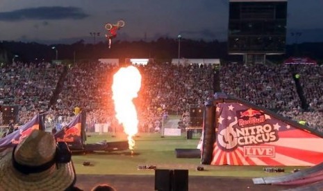 Aksi Pesepeda BMX Dalam Nitro Circus 2013 - New Zealand