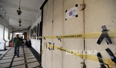 Gedung diskotek Old City yang telah disegel Satpol PP di kawasan Kota Tua, Kecamatan Taman Sari, Jakarta Barat.