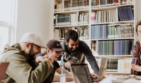 7 Program AWS Buat Lahirkan Ratusan Ribu SDM Pakar Cloud Computing di Indonesia. (FOTO: Unsplash/Priscilla)