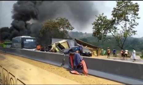 Kecelakaan di Tol Cipularang