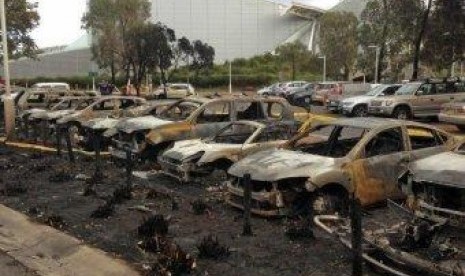 Mobil Hangus Terbakar 